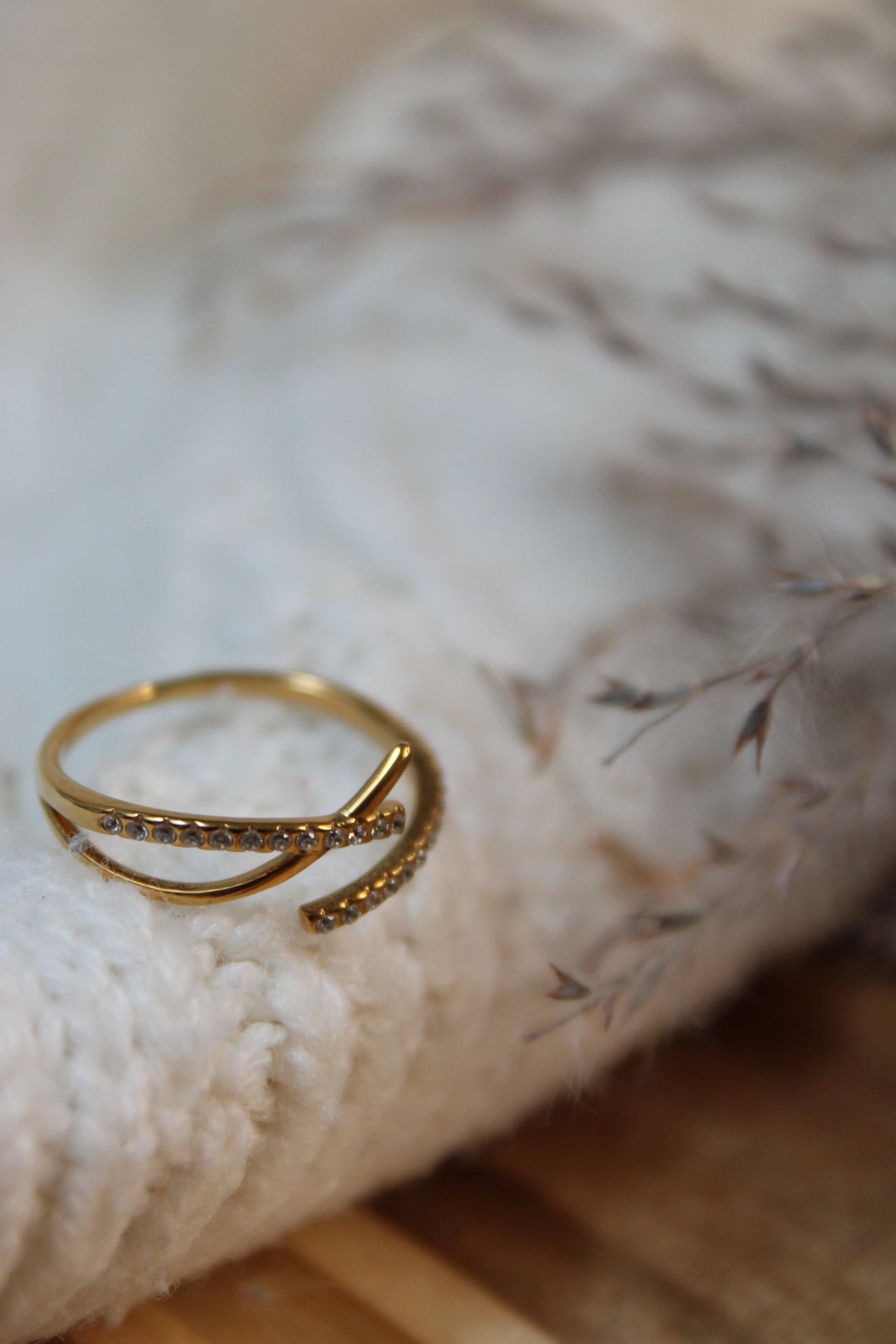 Bague LINA Ajustable Acier Inoxydable 3 Brins Croisés Strass – Fini Or ou Argent - Les Créations De Loly
