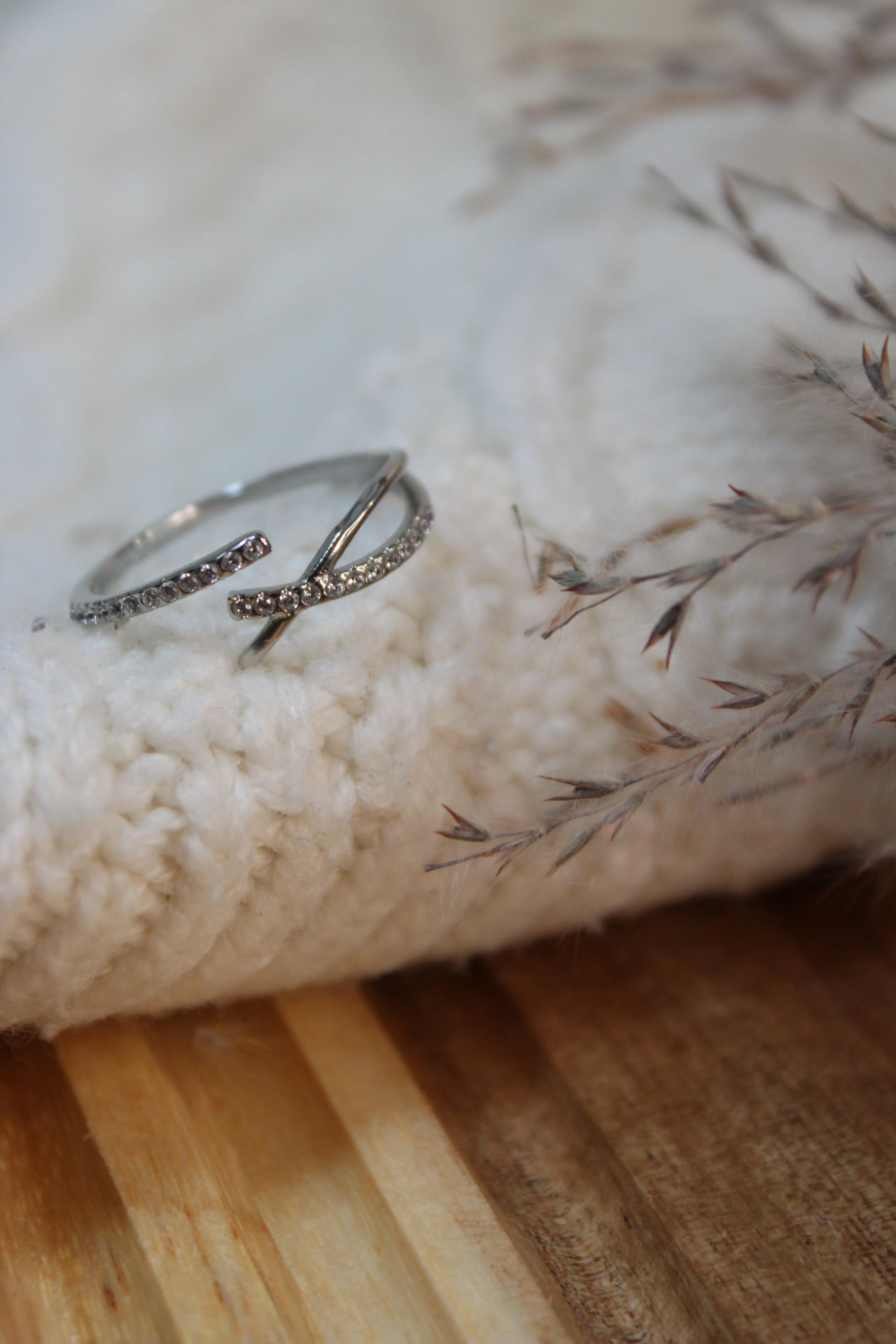Bague LINA Ajustable Acier Inoxydable 3 Brins Croisés Strass – Fini Or ou Argent - Les Créations De Loly