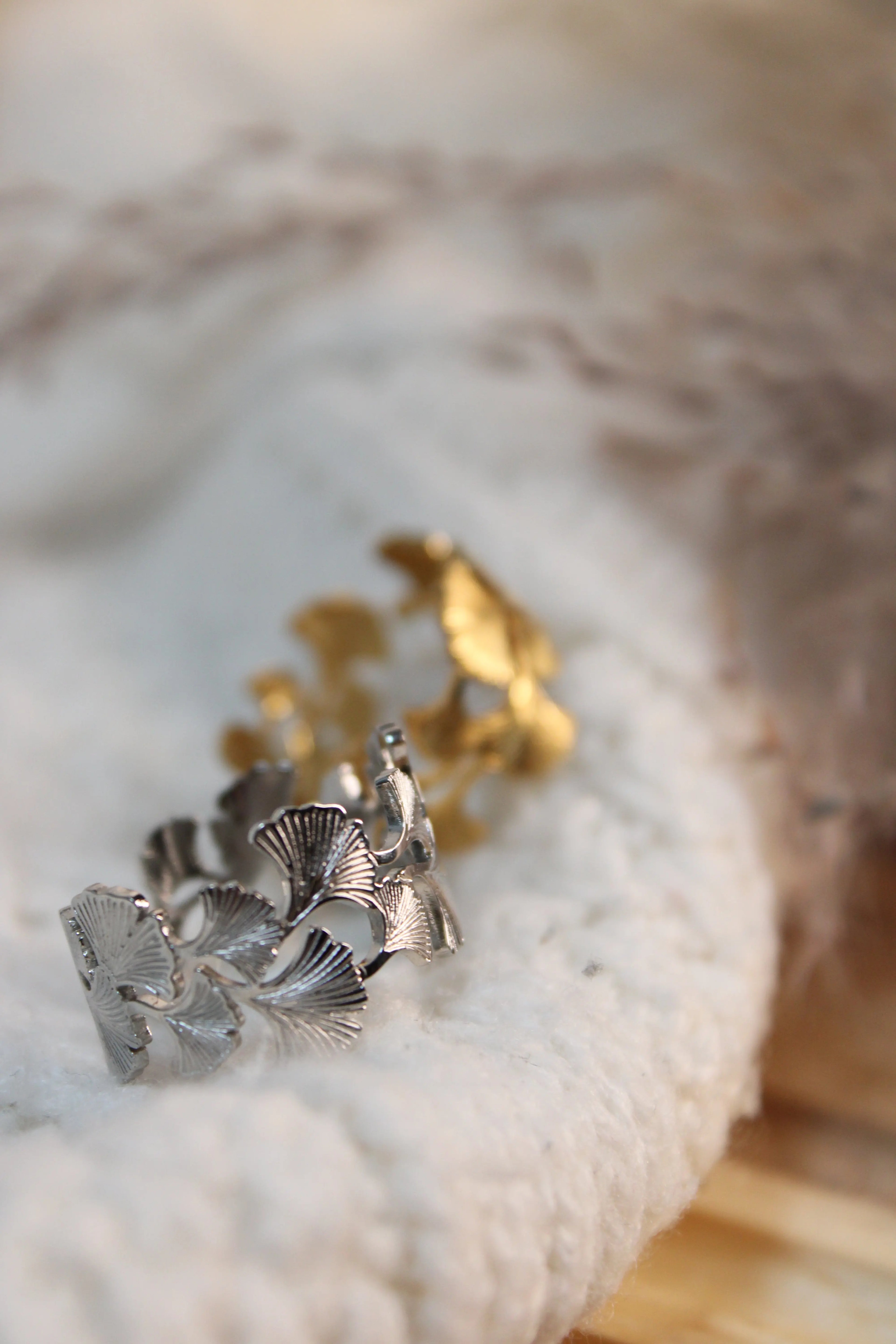 Bague FLORA Ajustable en Acier Inoxydable • Motif Fleur Stylisé • Fini Or ou Argent - Les Créations De Loly