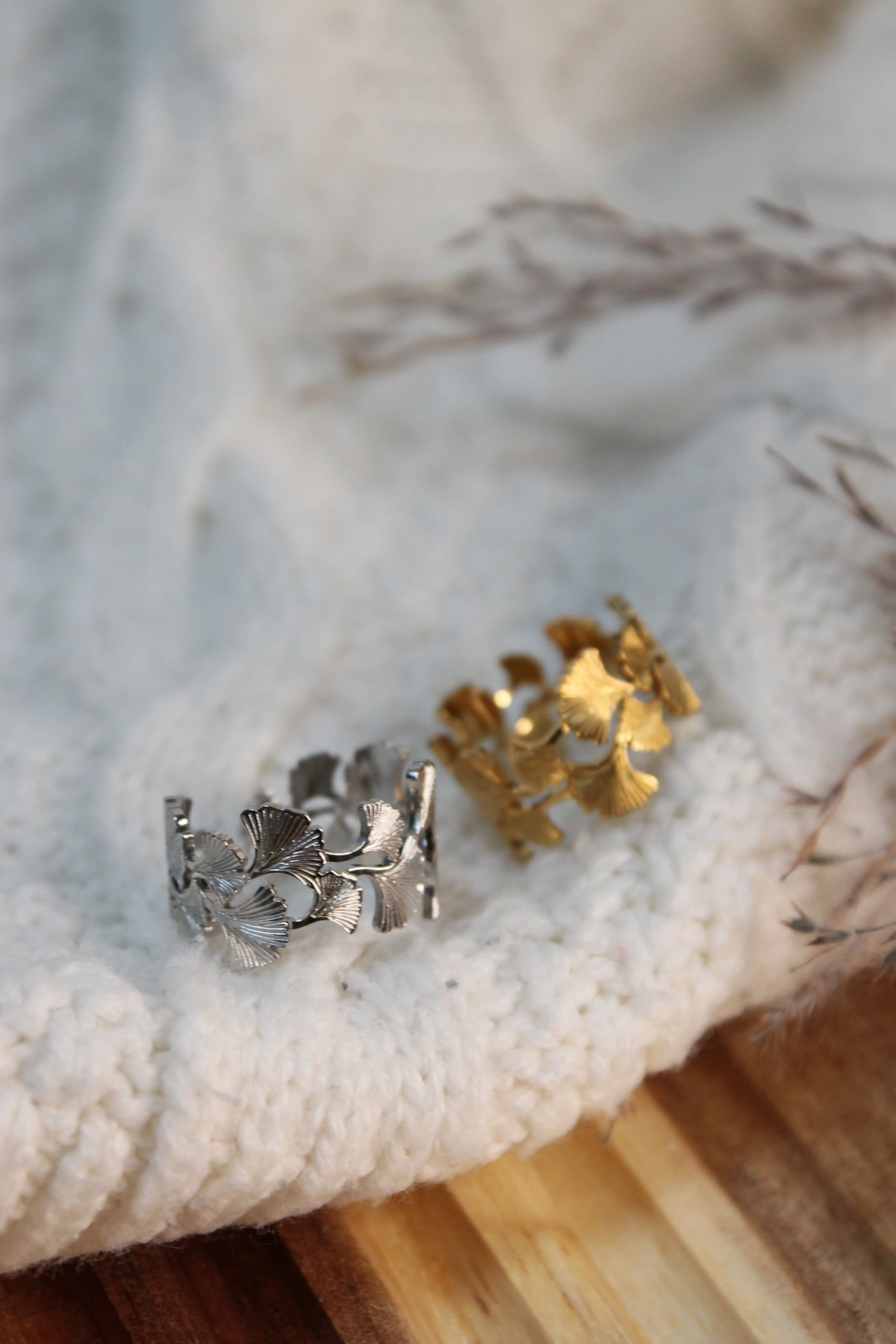 Bague FLORA Ajustable en Acier Inoxydable • Motif Fleur Stylisé • Fini Or ou Argent - Les Créations De Loly