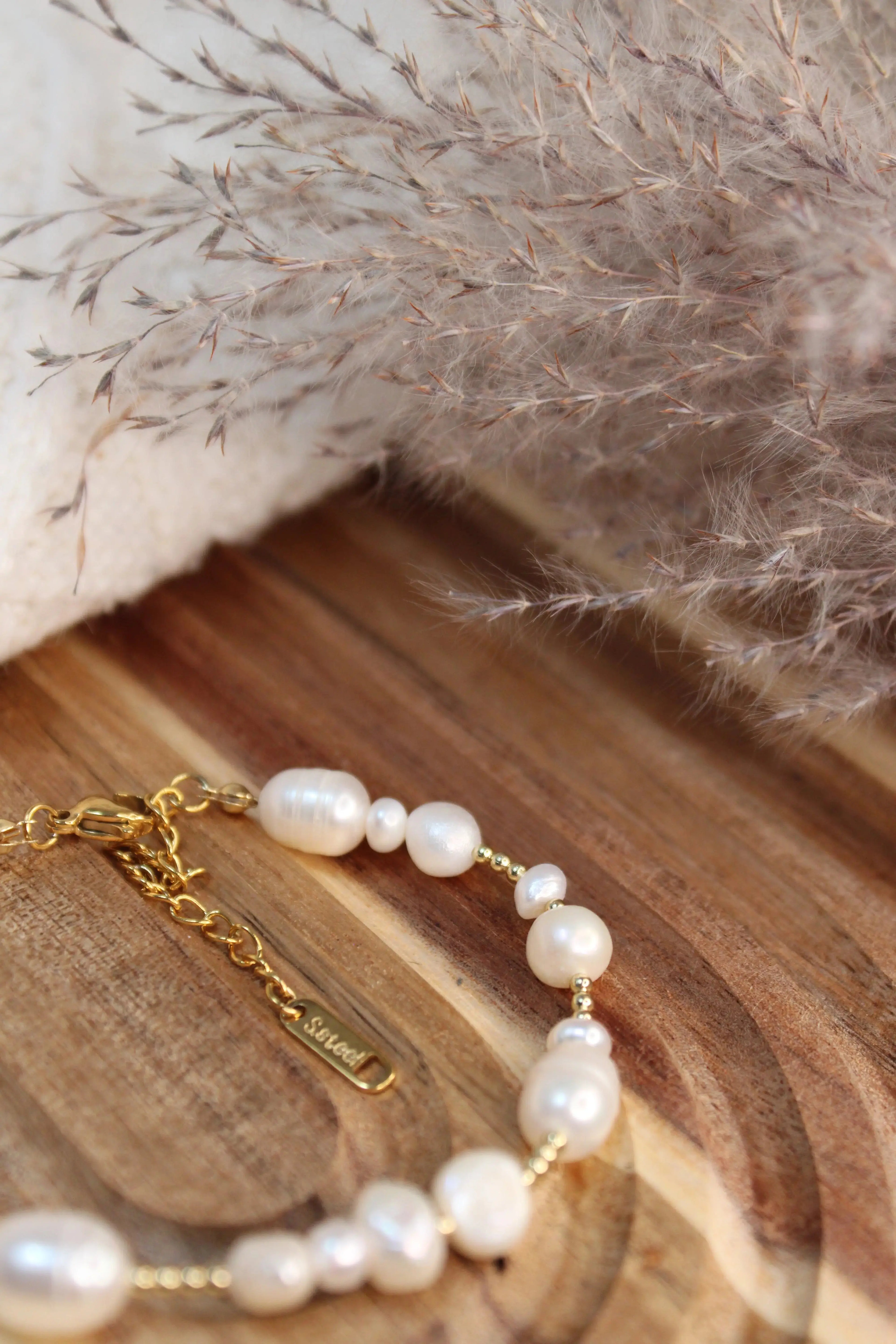Bracelet IMA Acier Inoxydable Perles d’Eau Douce & Perles Dorées – Fini Or - Les Créations De Loly