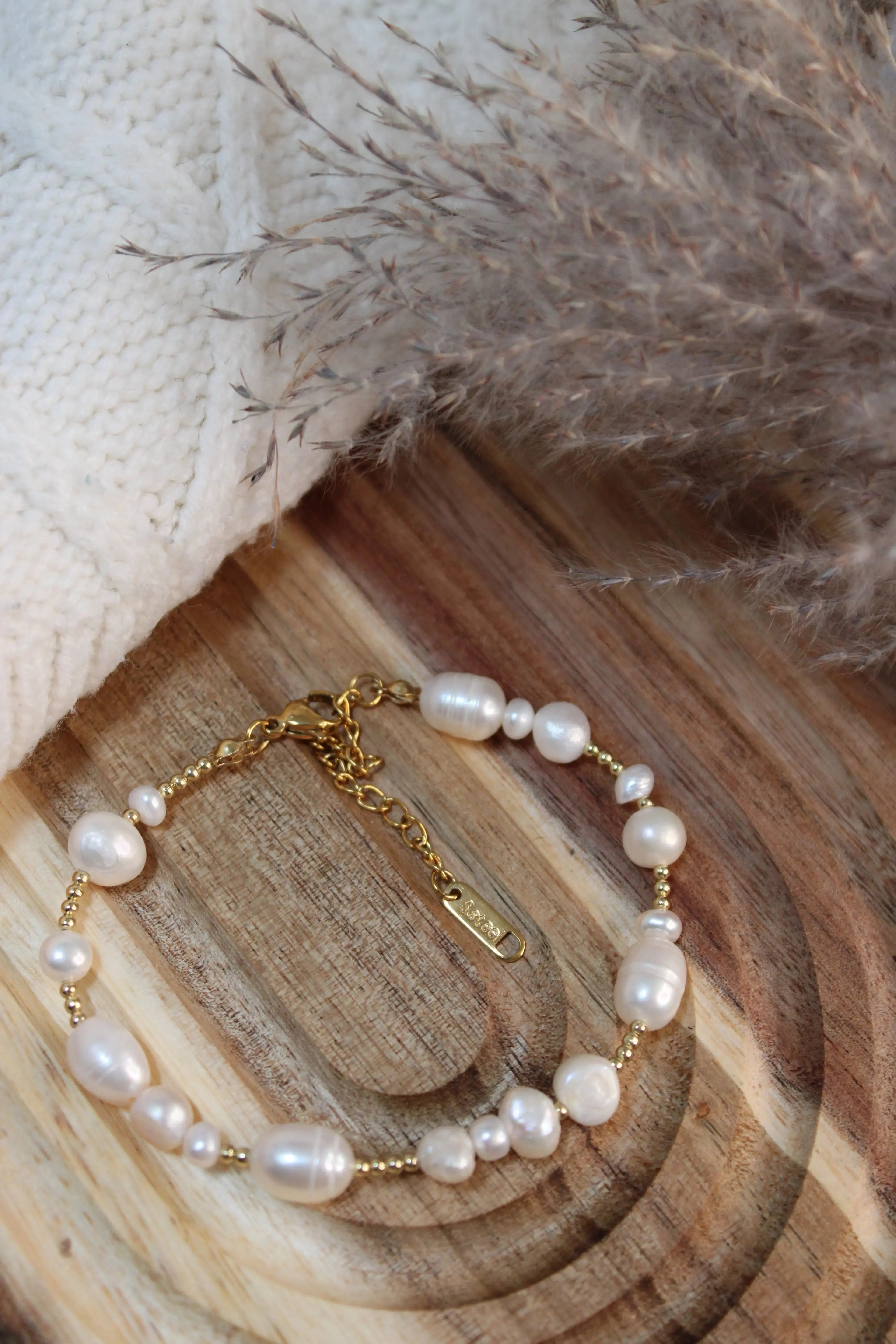 Bracelet IMA Acier Inoxydable Perles d’Eau Douce & Perles Dorées – Fini Or - Les Créations De Loly