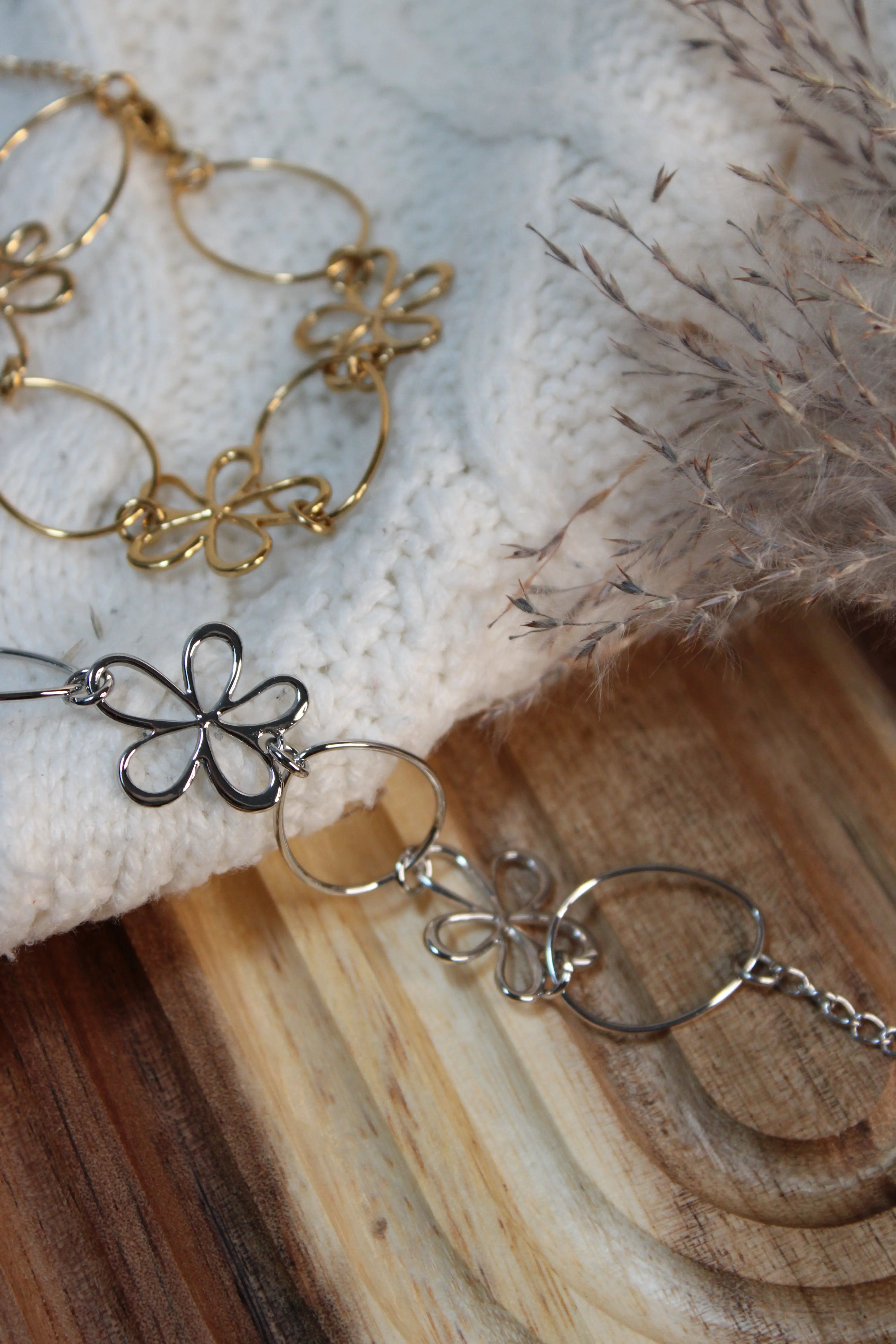 Bracelet LILA en Acier Inoxydable • Finition Dorée ou Argentée • Bijou Minimaliste Femme - Les Créations De Loly