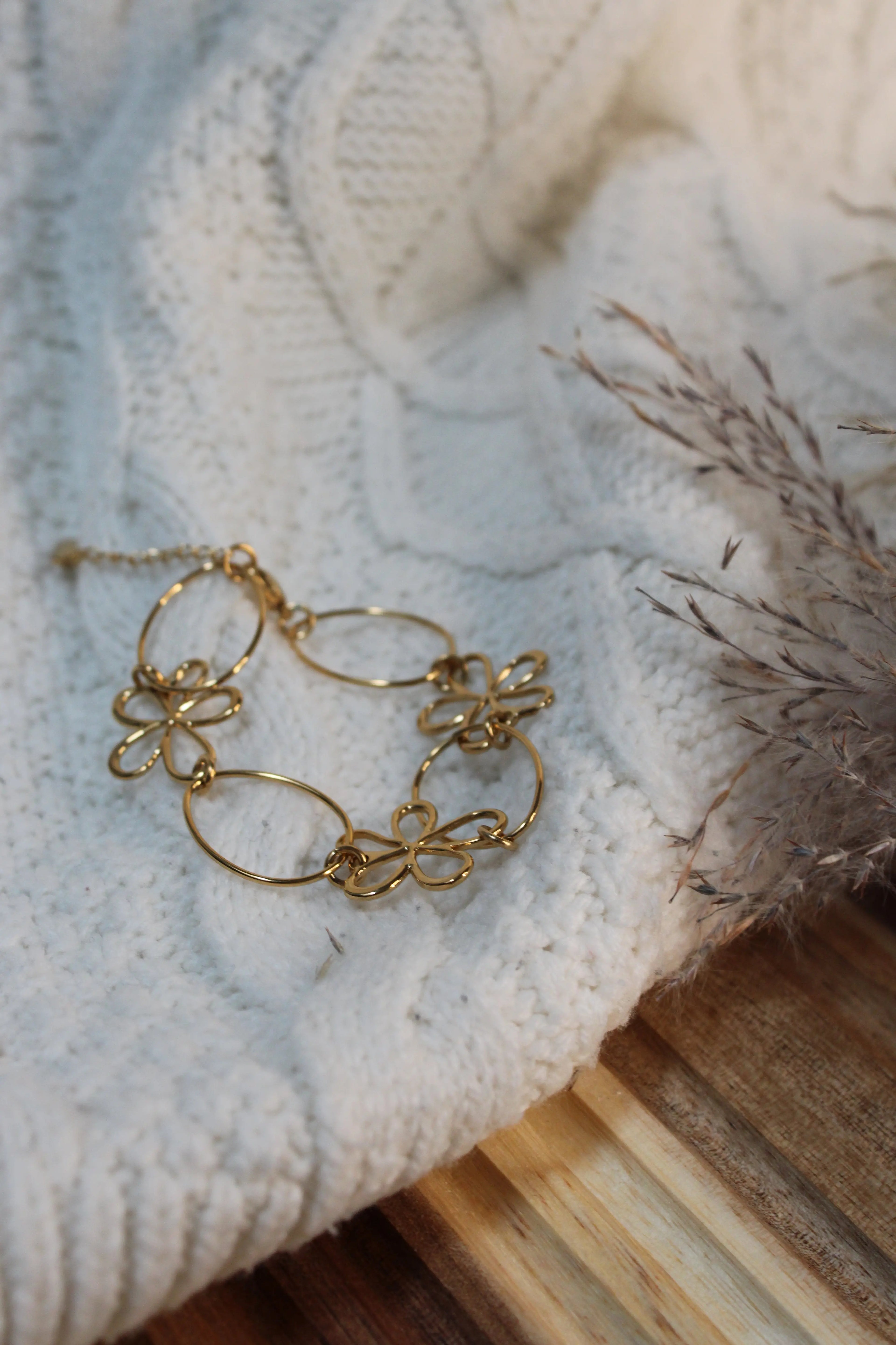 Bracelet LILA en Acier Inoxydable • Finition Dorée ou Argentée • Bijou Minimaliste Femme - Les Créations De Loly