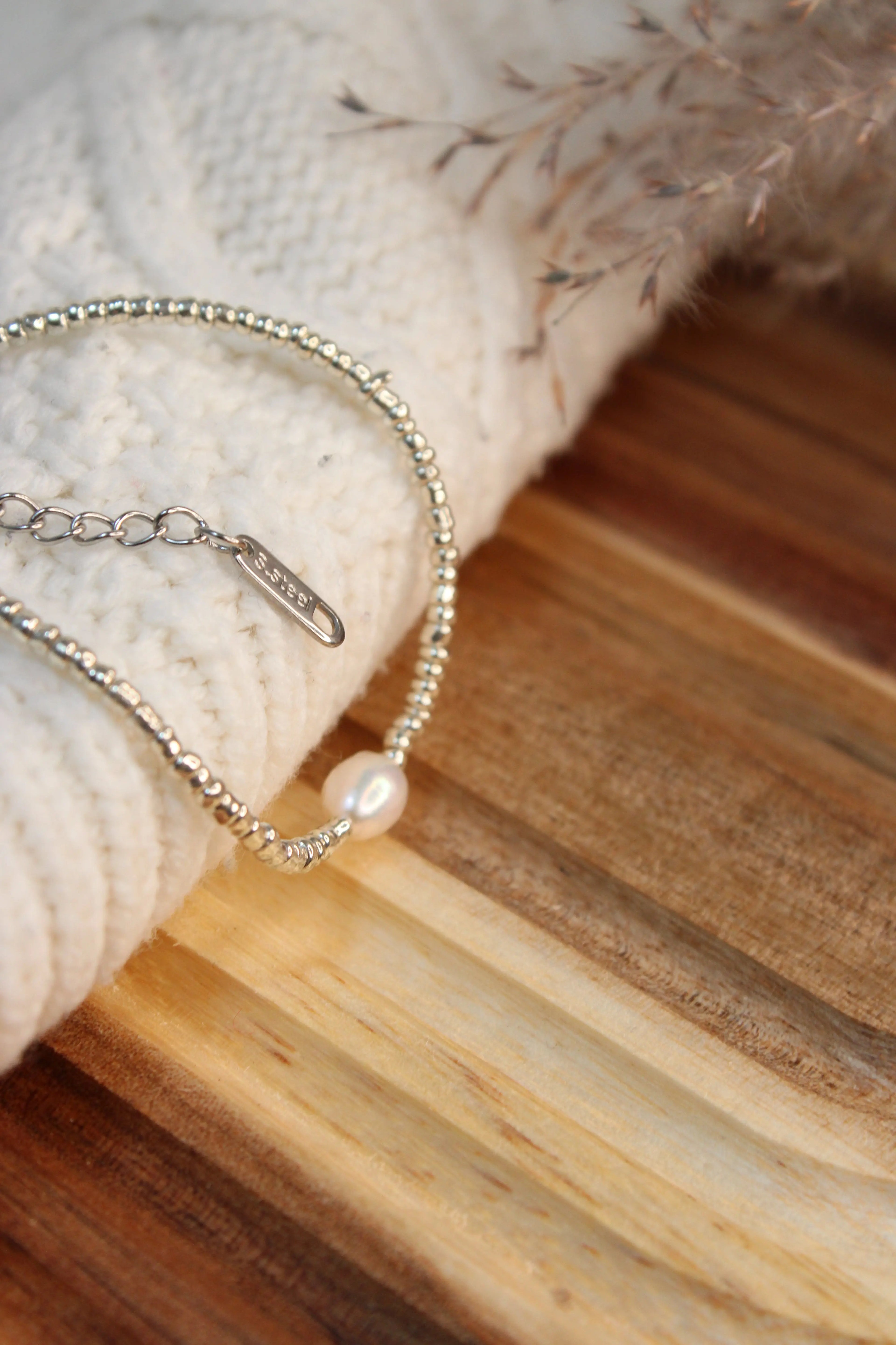Bracelet CELINA Acier Inoxydable Perle d’Eau Douce Centrale & Perles Dorées ou Argentées – Fini Or ou Argent - Les Créations De Loly